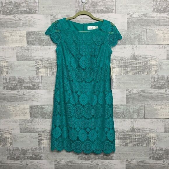 Eliza J Scalloped Lace Cap Sleeve Dress, Size 4 - Picture 2 of 4